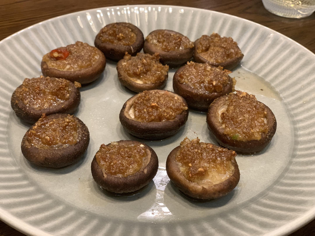 【蒜蓉烤香菇】