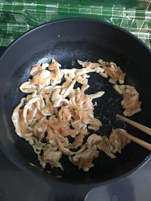 虾油鸡丝杂蔬炒面的做法 步骤5