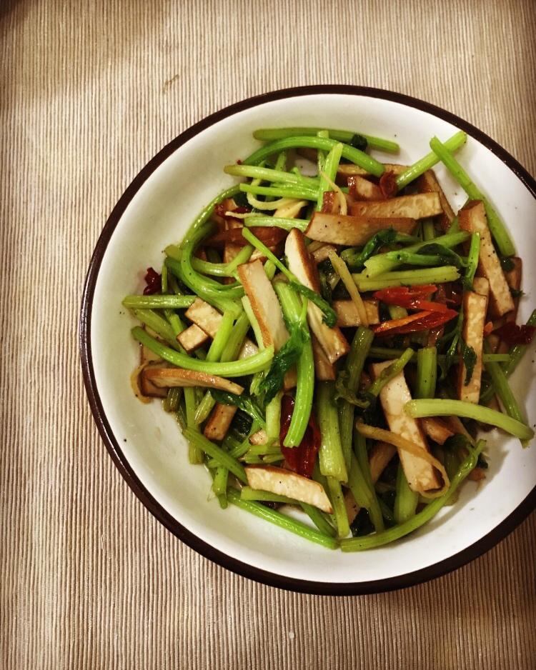 芹菜香干
