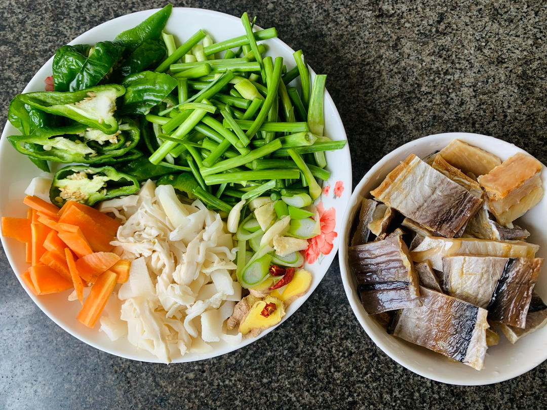 蒜苗烧鳗鱼