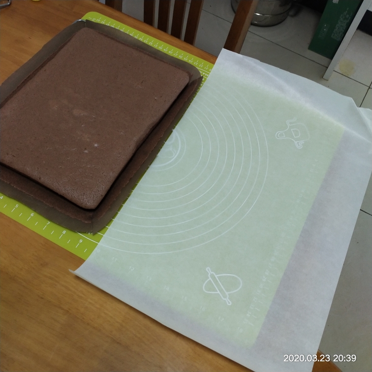 初学者毛巾面巧克力奶油卷蛋糕（可可粉，香草精）的做法 步骤20