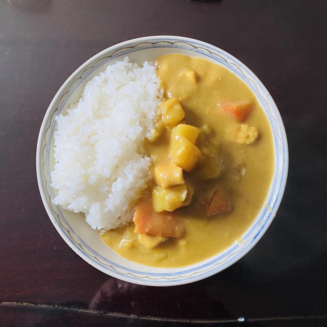 简单好吃的咖喱鸡肉饭（土豆很糯，鸡肉很嫩，三十分钟左右完成）