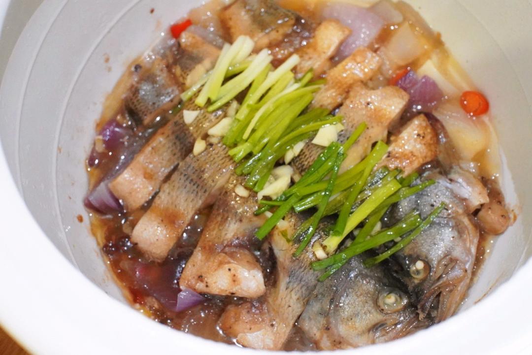 葱香焗鲈鱼