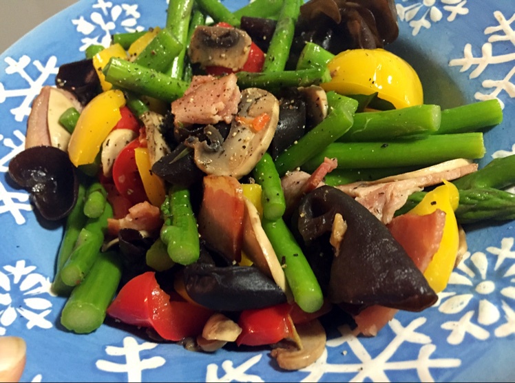 芦笋口蘑炒培根