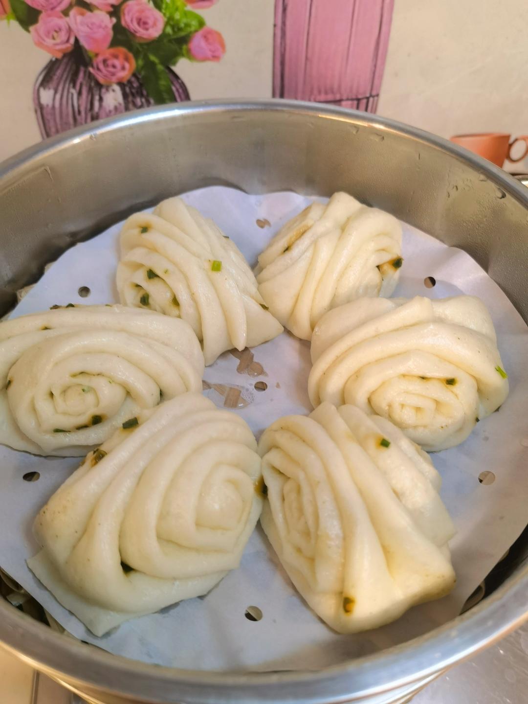 🌺椒盐葱香花卷🌺（操作简单，好吃又好看）