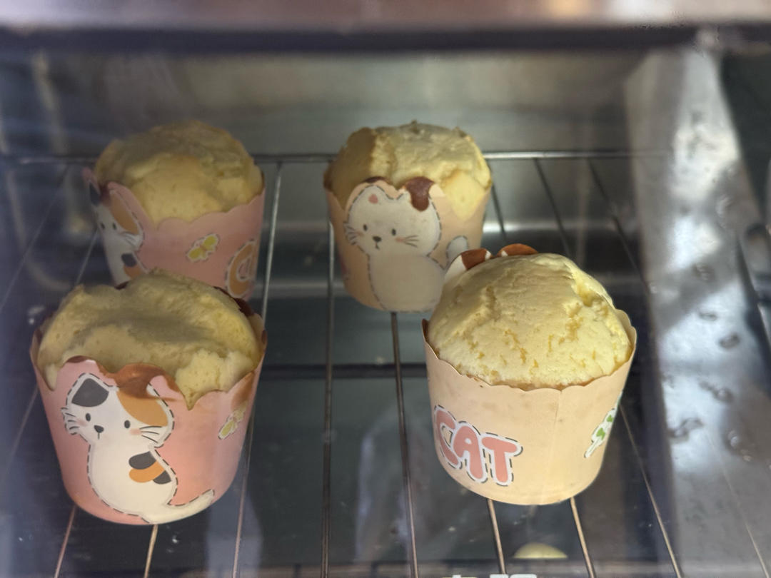 戚风小纸杯蛋糕