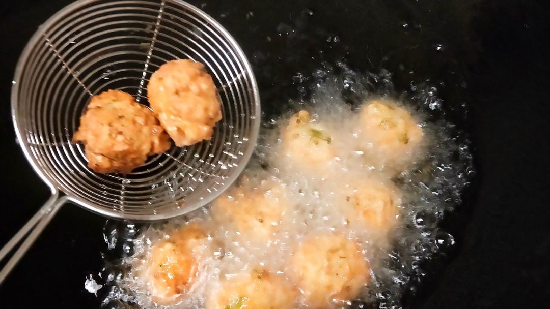 香酥豆腐丸子（外酥里嫩）