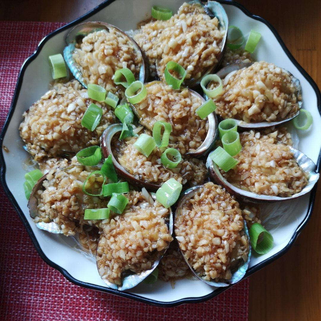 蒜蓉粉丝蒸鲍鱼