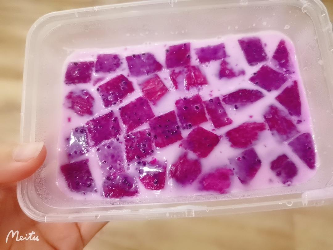 简单美味牛奶火龙果布丁