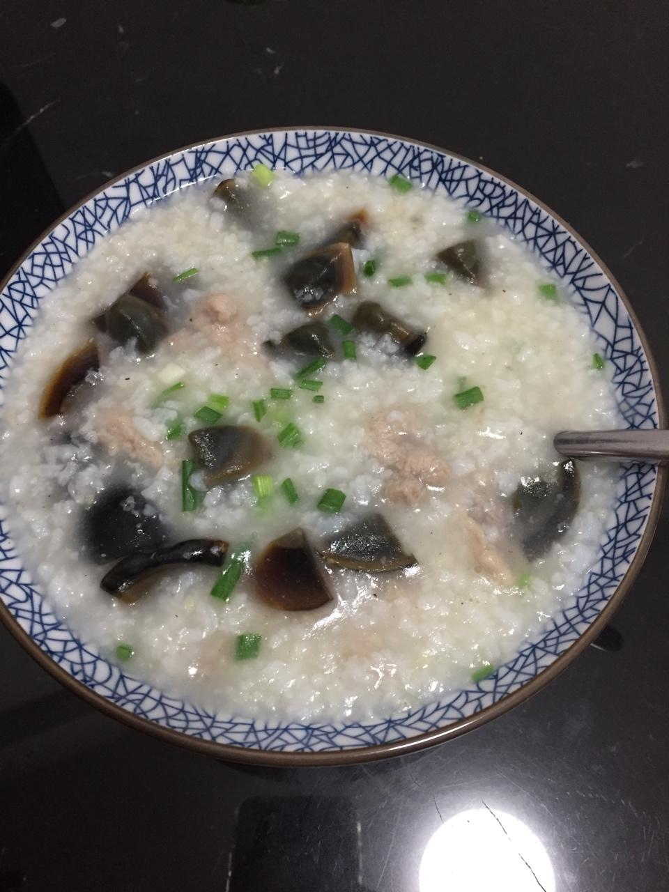 十五分钟快手之香滑皮蛋瘦肉粥(附五分钟电饭煲电压力锅更快捷方法)