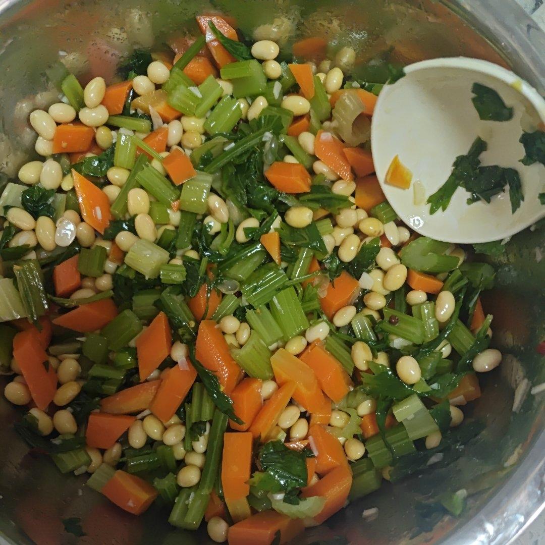 好吃不长肉的凉拌菜~芹菜黄豆
