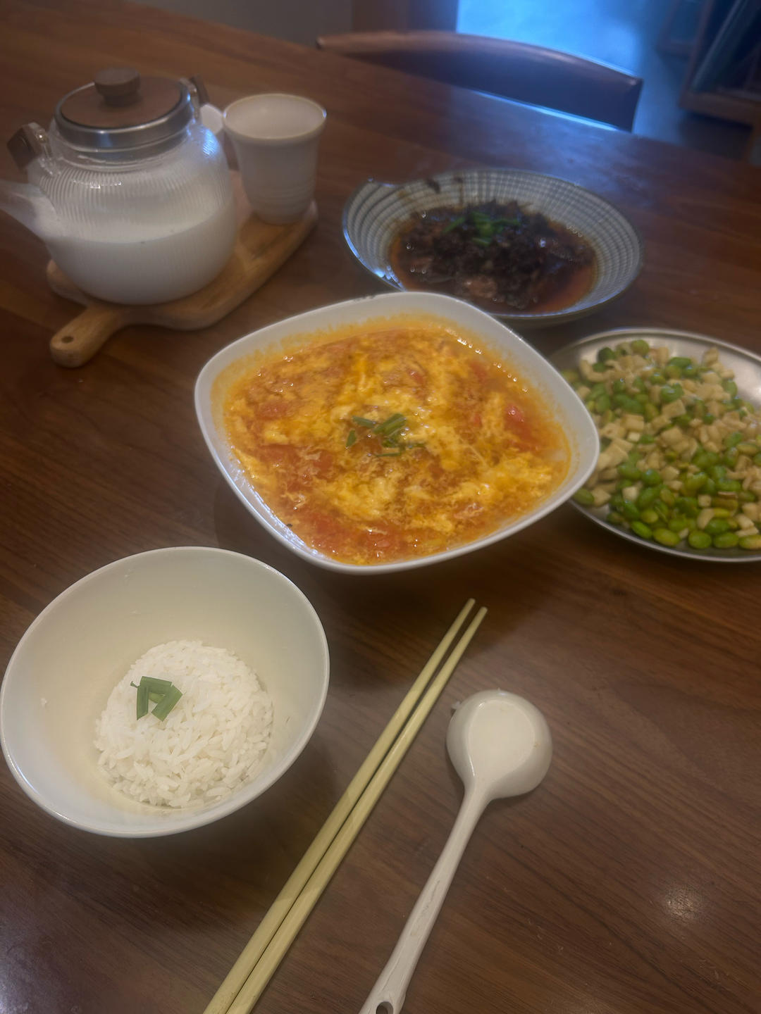 一清二白，看着就清爽的茭白青豆羹，夏天次数会做的比较多