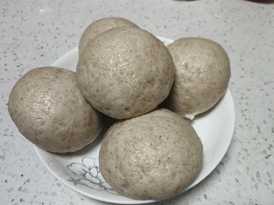 无油无糖松软的全麦馒头