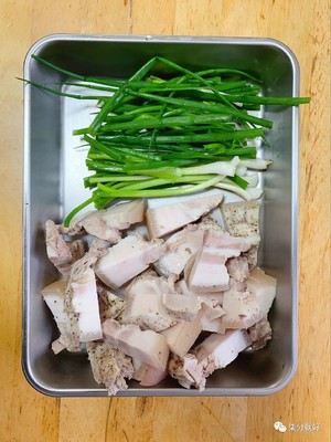 1年7本食谱100道菜 之52 五花肉料理之3香葱红烧肉的做法步骤图 柒分就好 下厨房 1年7本食谱100道菜 之52 五花肉料理之3香葱红烧肉的做法步骤图 柒分就好 下厨房