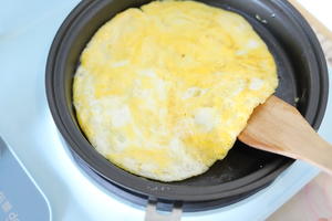 火腿肠鸡蛋三明治的做法 步骤4