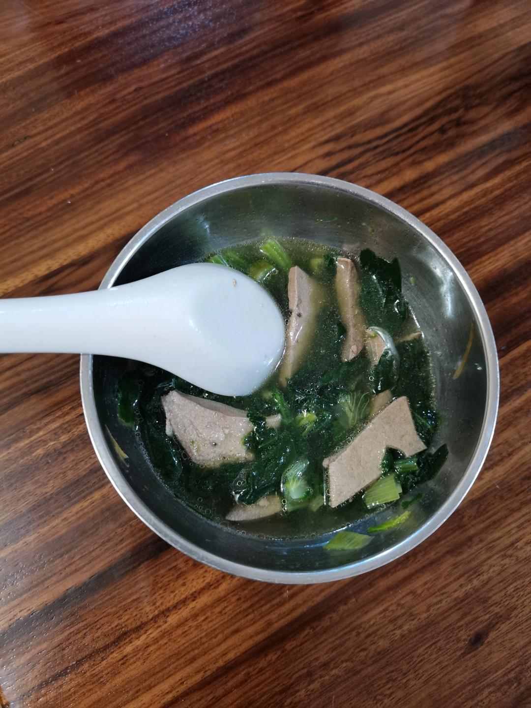 菠菜猪肝汤（猪肝嫩滑汤清澈）