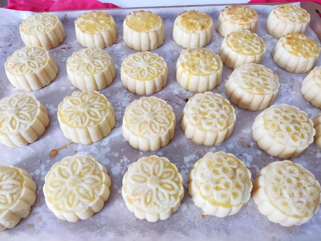 中秋的奶黄月饼，提前操练起来