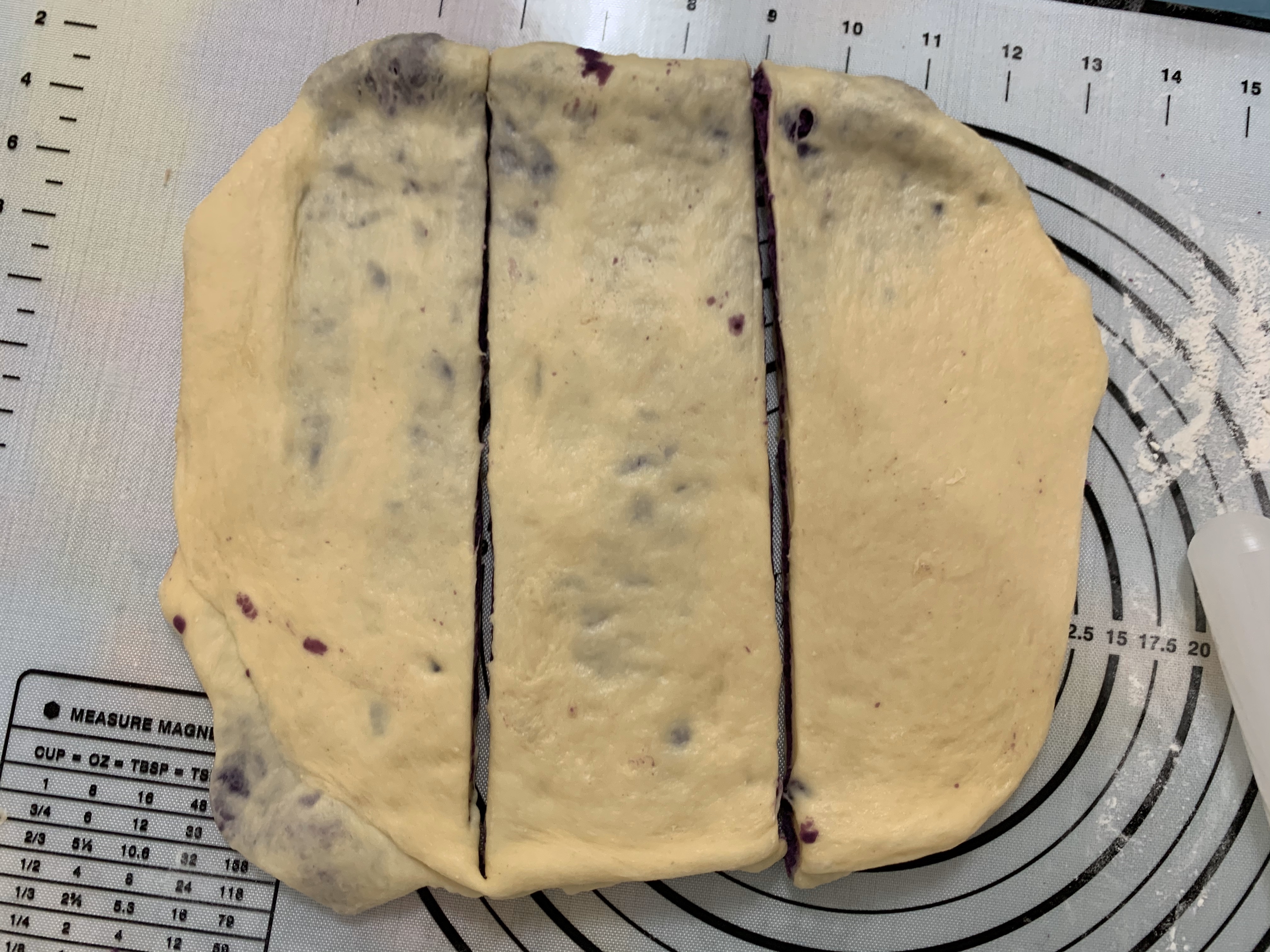 颜值与口味兼备的紫薯雪山吐司（面包机懒人版）的做法 步骤17