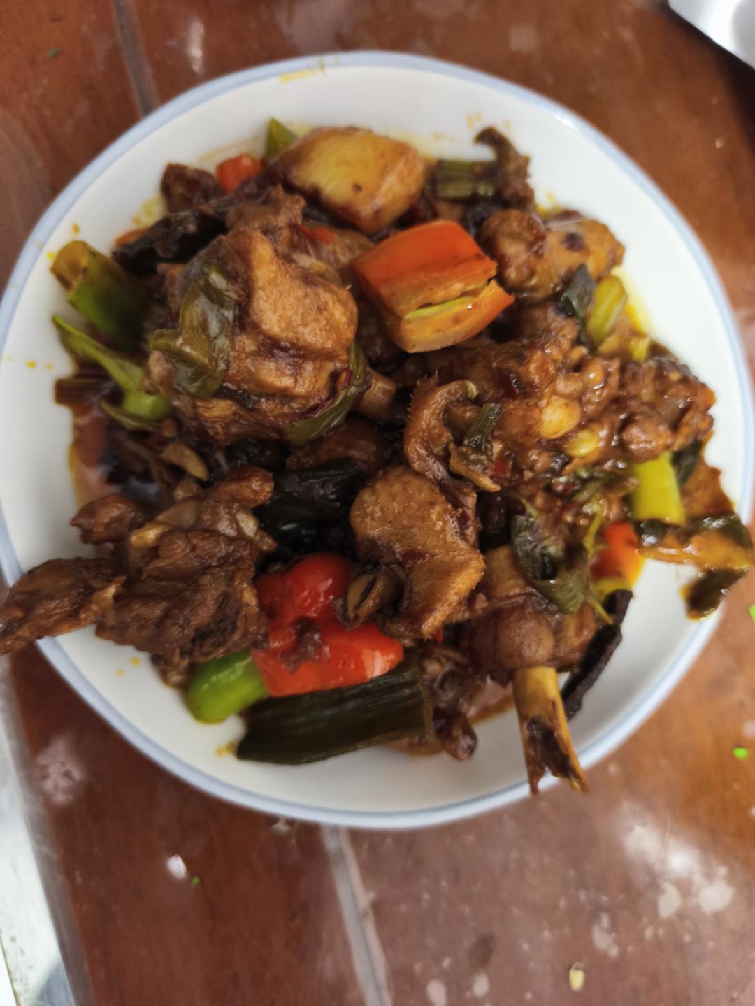 传统正宗的啤酒鸭配方和做法，鲜嫩香浓，只需炒千万不要焯水