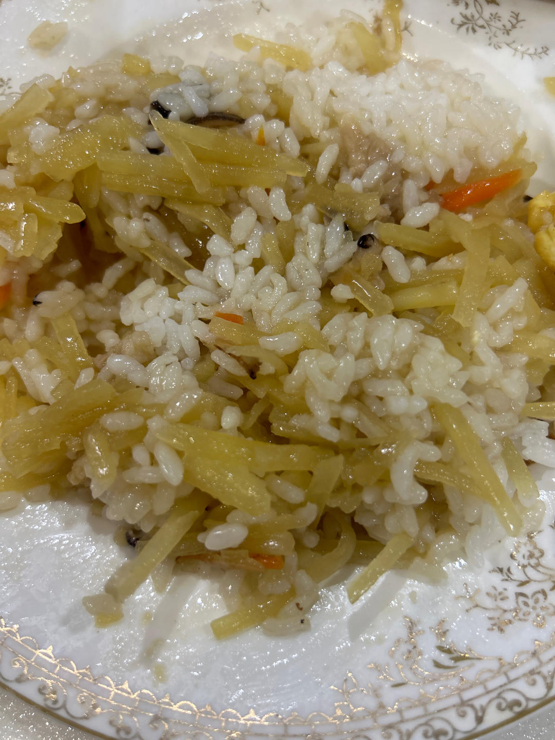 土豆丝炒肉盖饭