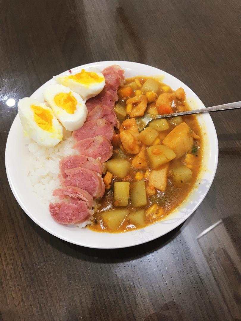 咖喱鸡块饭
