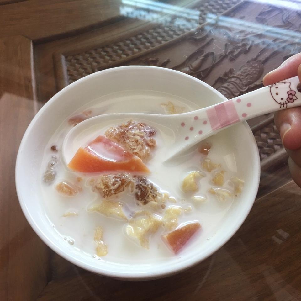 【木瓜牛奶炖桃胶】