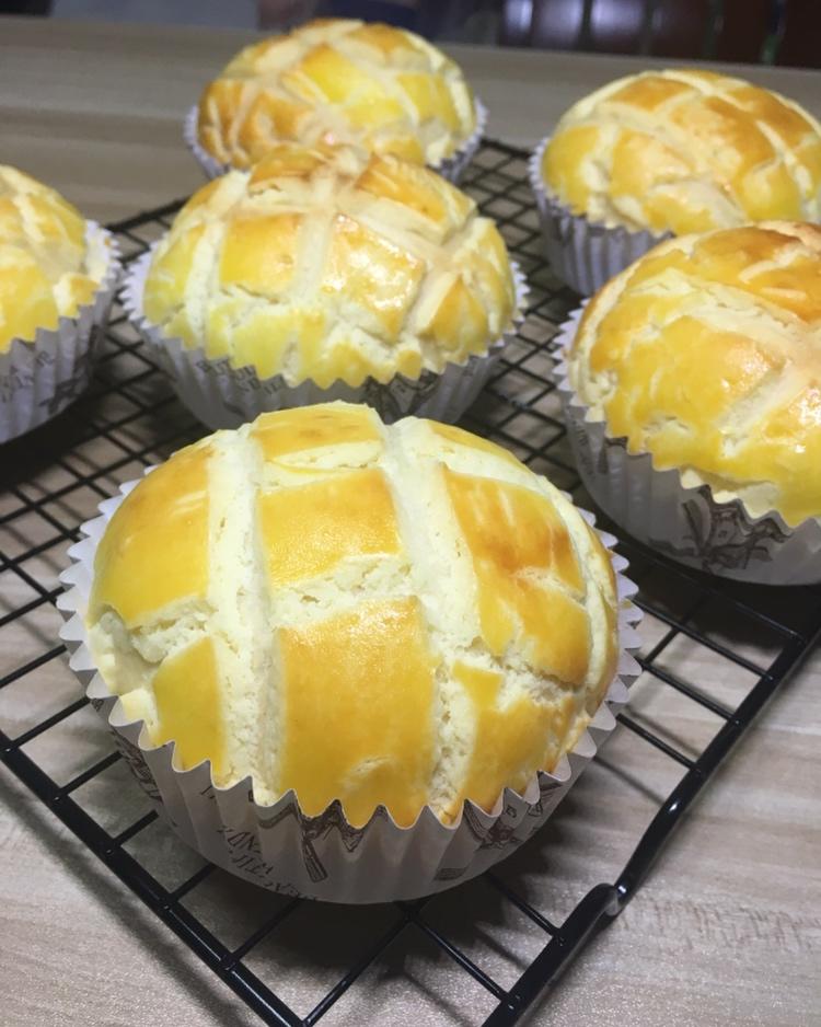 好吃到炸裂的港式菠萝包（附带制作酥皮的小视频）