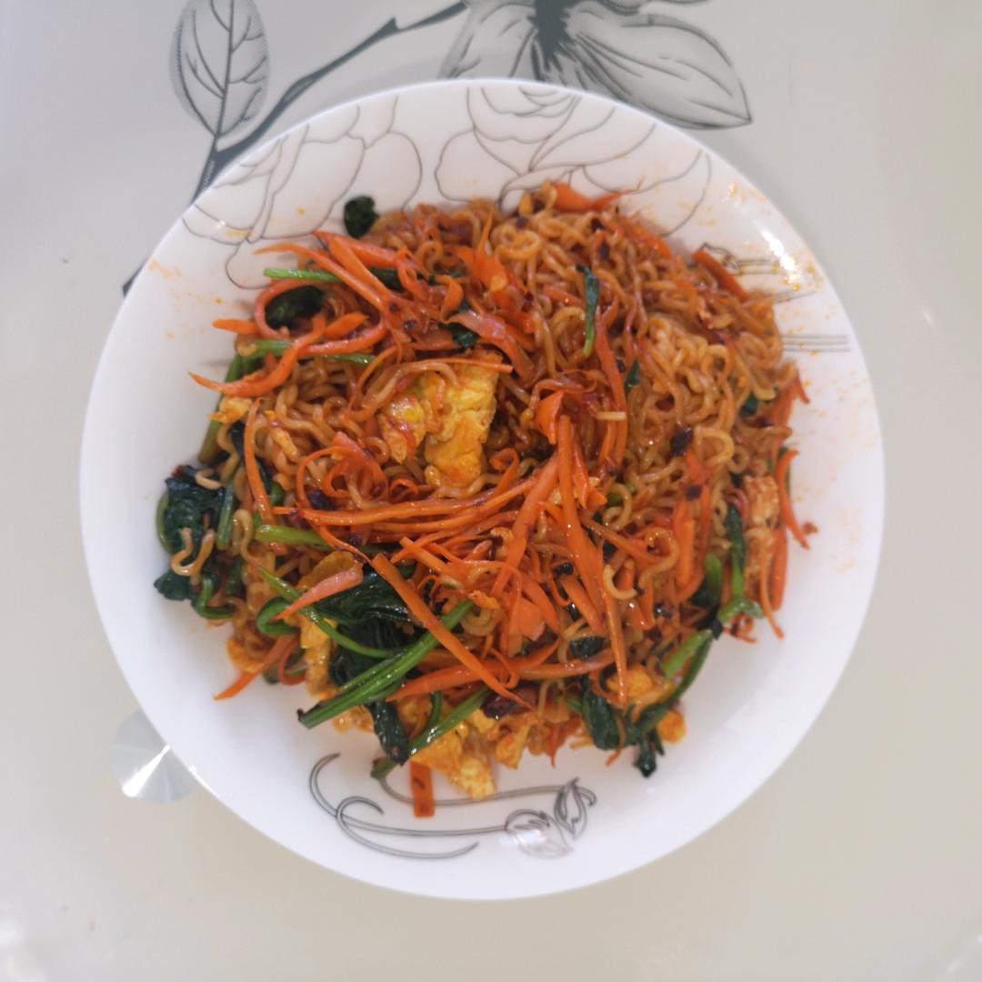 路边摊风味炒方便面