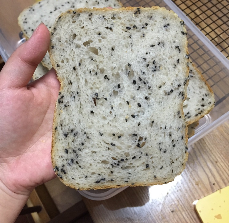 西川功晃- 黑芝麻土司