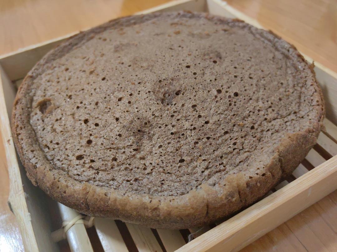 柔软细腻，浓郁香气的巧克力古早味蛋糕