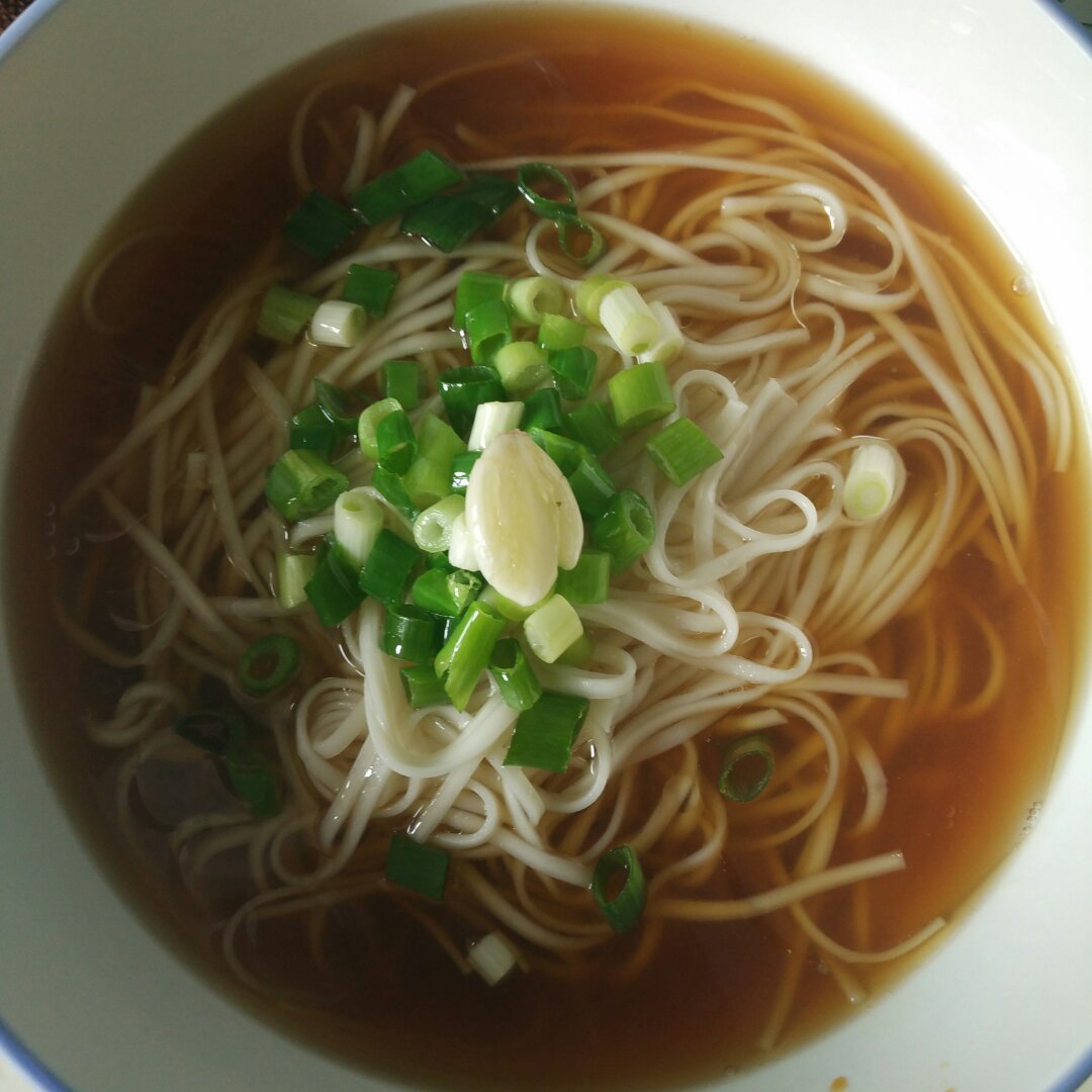阿锦biubiubiu做的葱油汤面