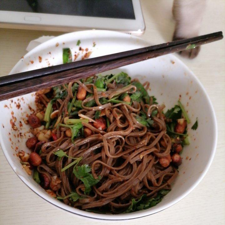 低脂冬季不长肉🔆解馋又开胃的酸辣拌荞麦面