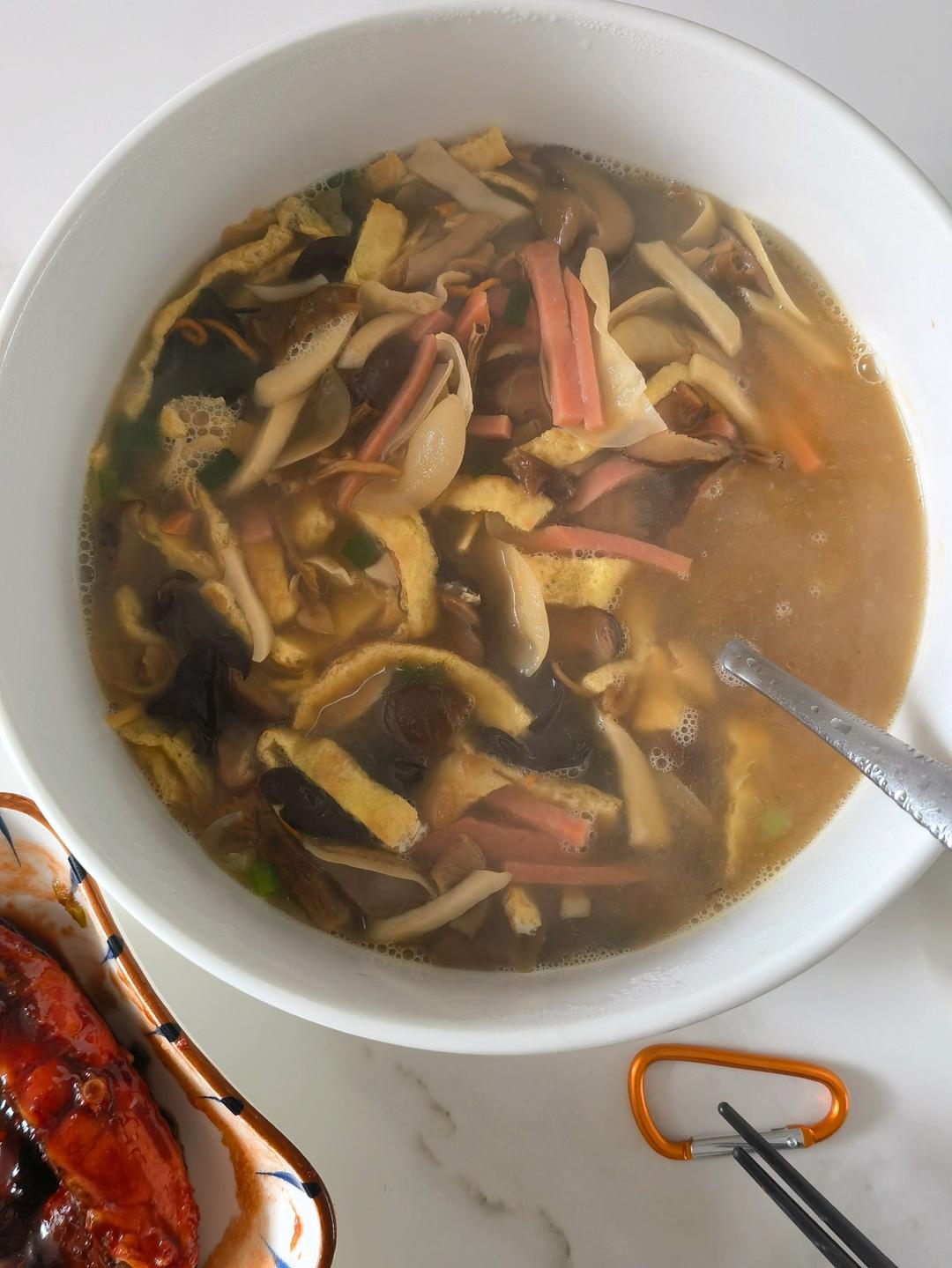 鲜味菌菇汤