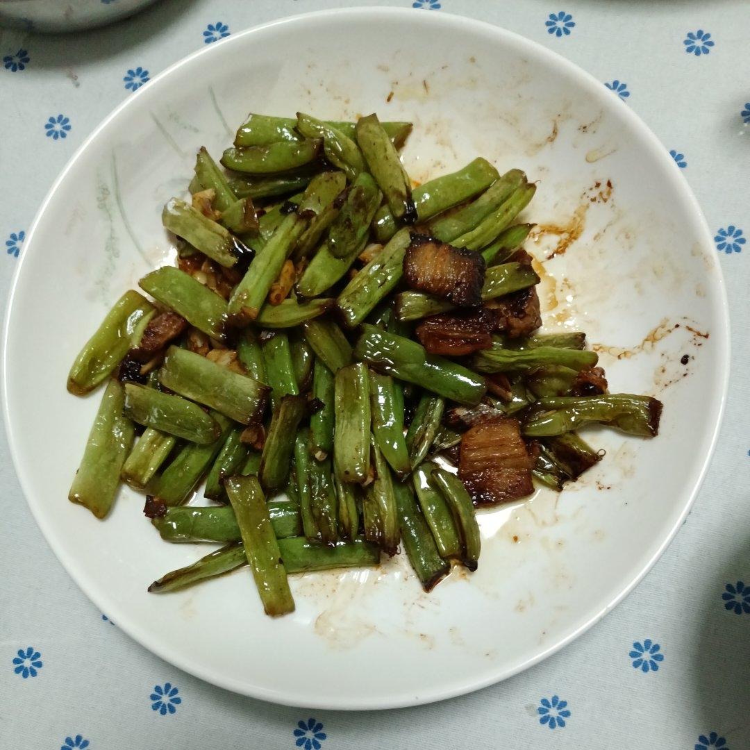 农家肉焖扁豆