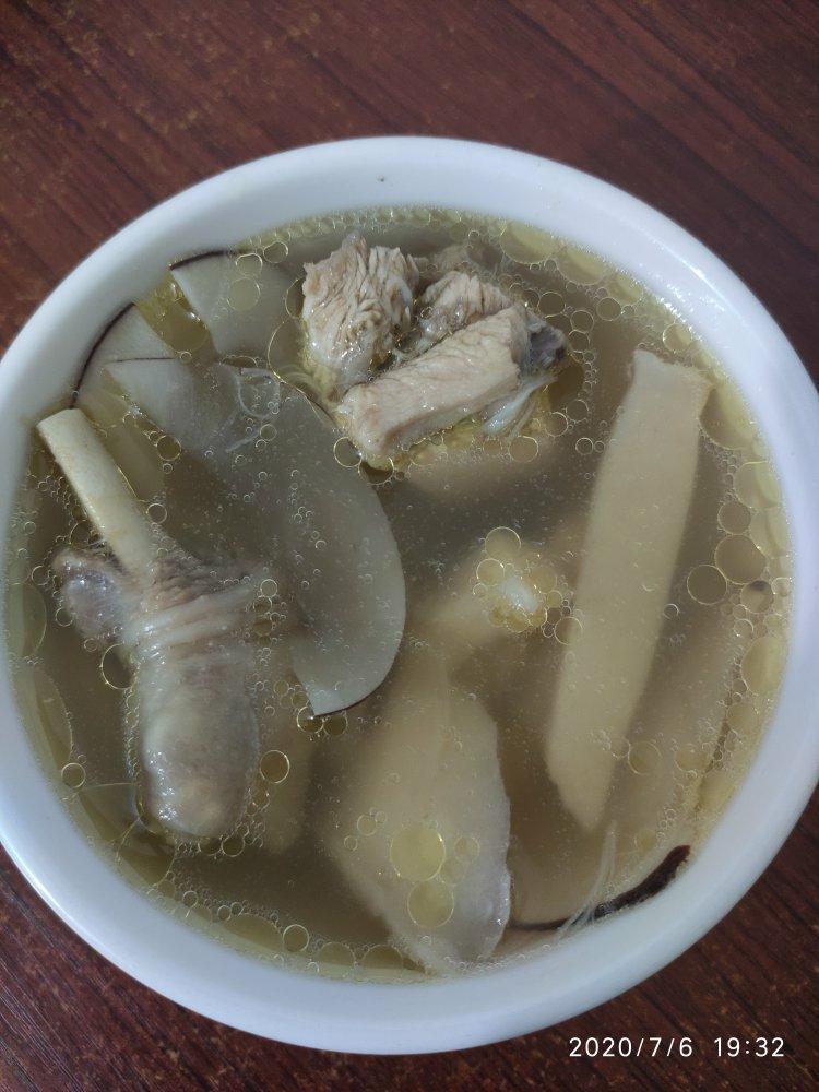 海底椰响螺肉鸡汤