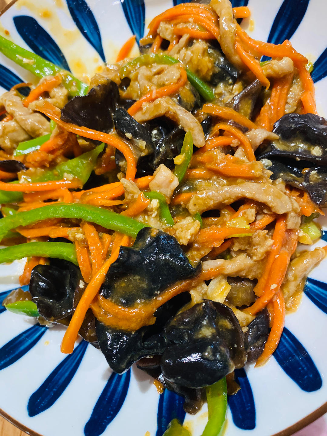 超好吃的鱼香肉丝（做法相当简单，一看就会）