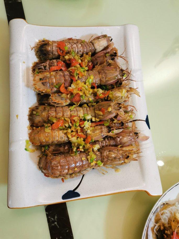 无油炸版的椒盐皮皮虾和巧拨虾壳的方法