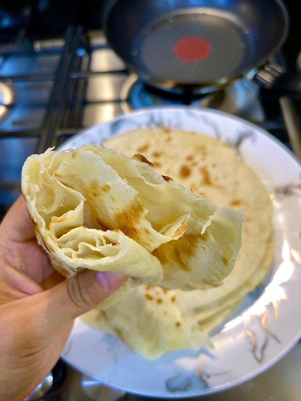 烙饼不硬的小窍门 掌握了你也能看出柔软多层凉了不硬的小油饼