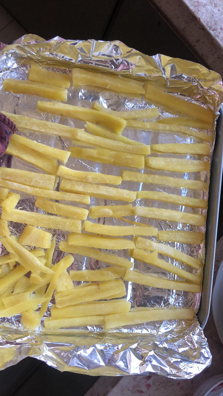 谁说孩子不能吃薯条？别人家孩子吃薯条也健康！
婴儿烤箱版薯条