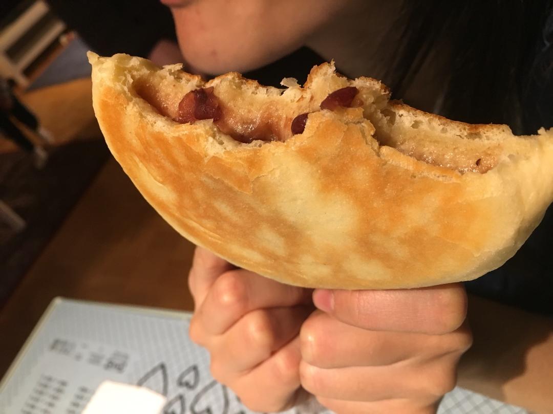松软牛奶红豆饼