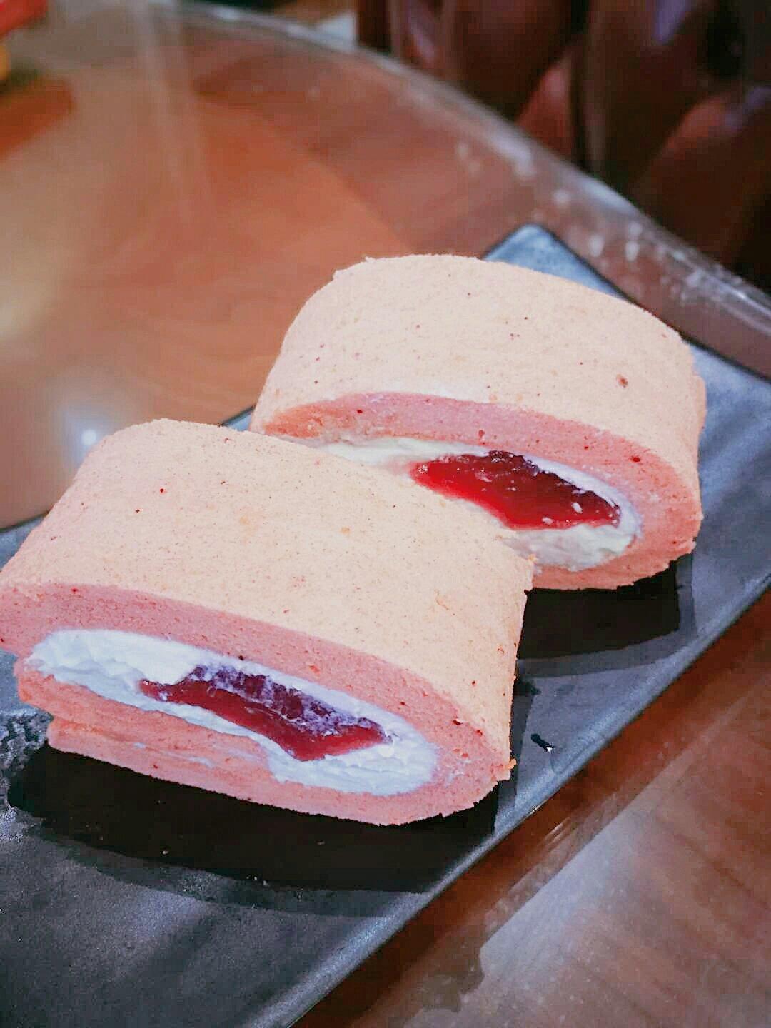 红丝绒蛋糕卷