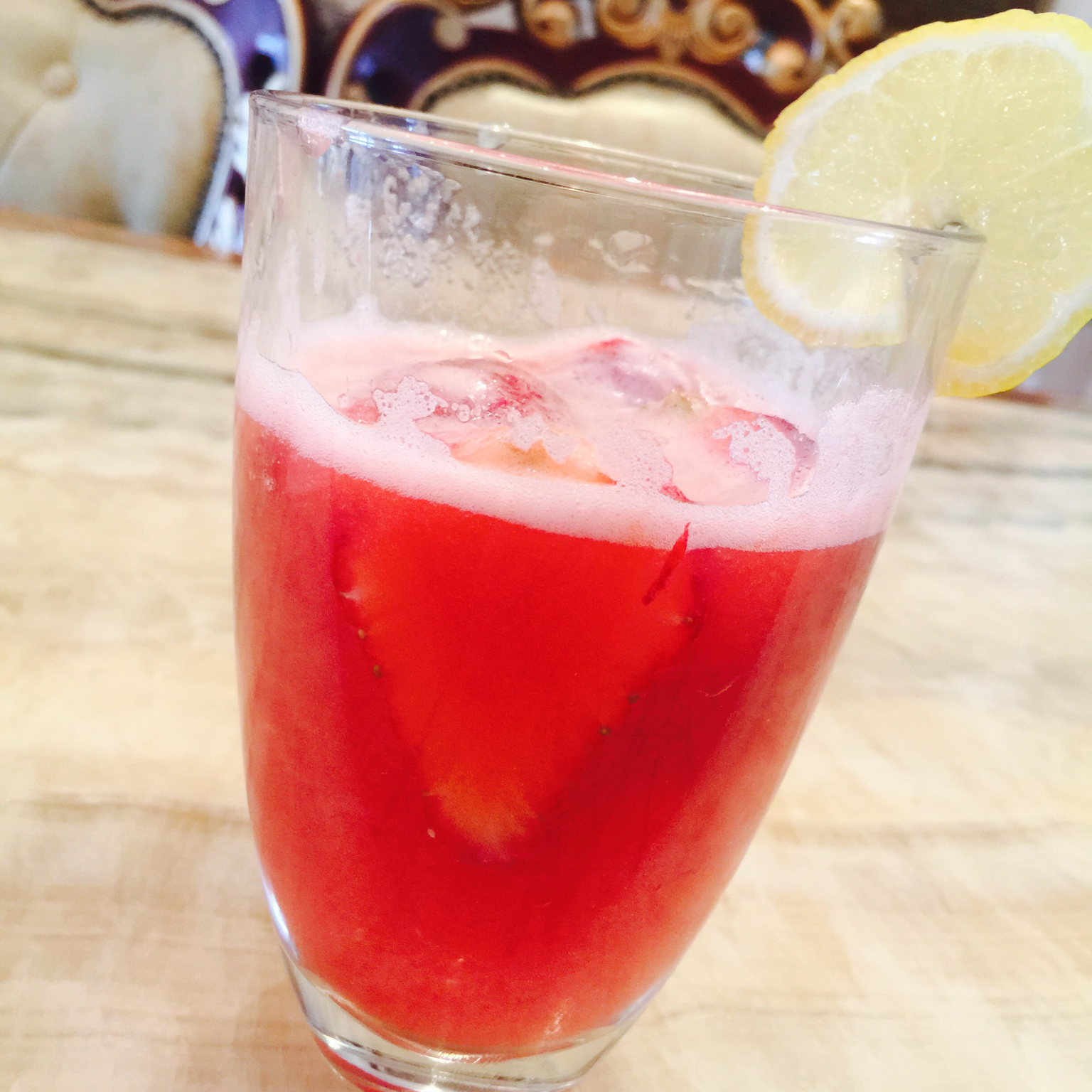 菠萝苹果草莓汁