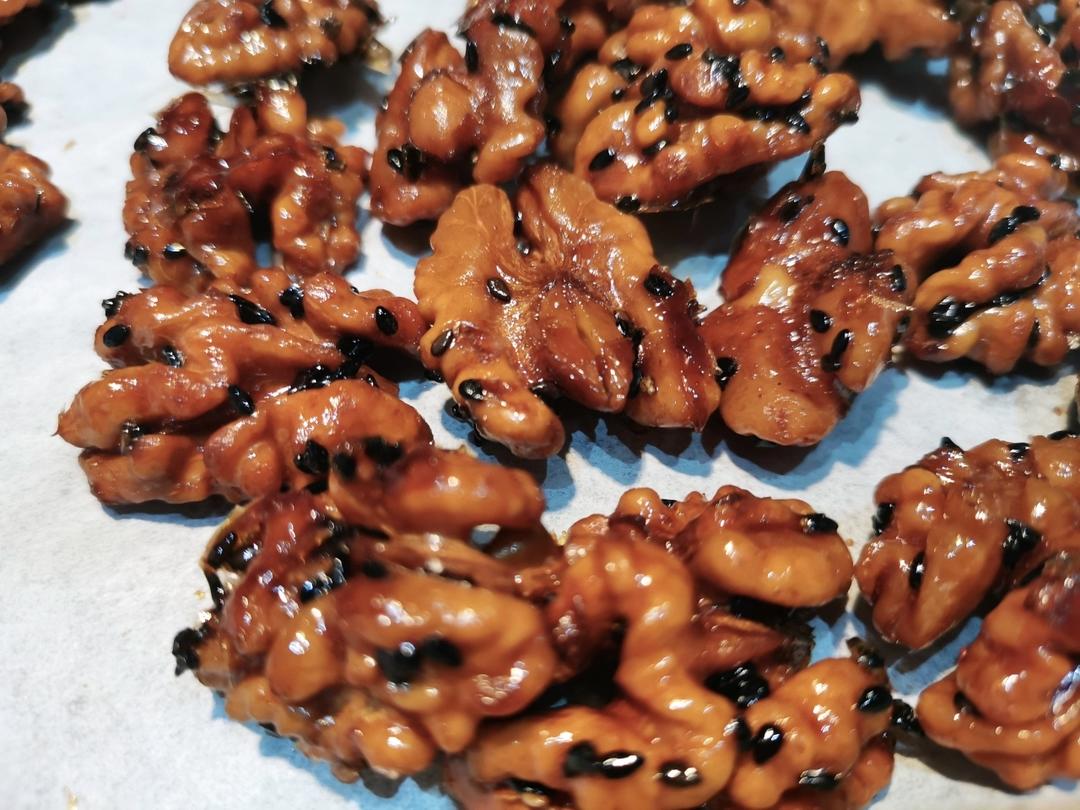 不用油炸就可以做出好吃的琥珀核桃仁