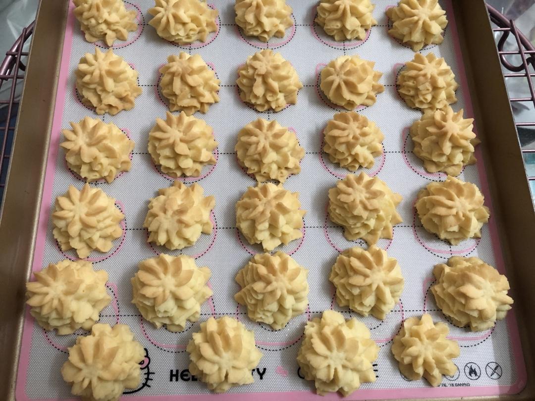 一抿即化酥到掉渣的珍妮曲奇云顶小花/烘焙视频饼干篇1