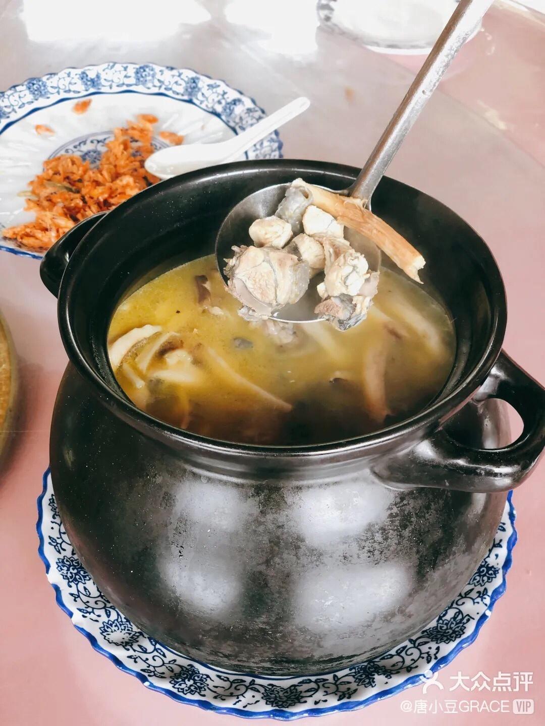 久煮不柴，汤汁金黄！笋松茸乌鸡汤的做法