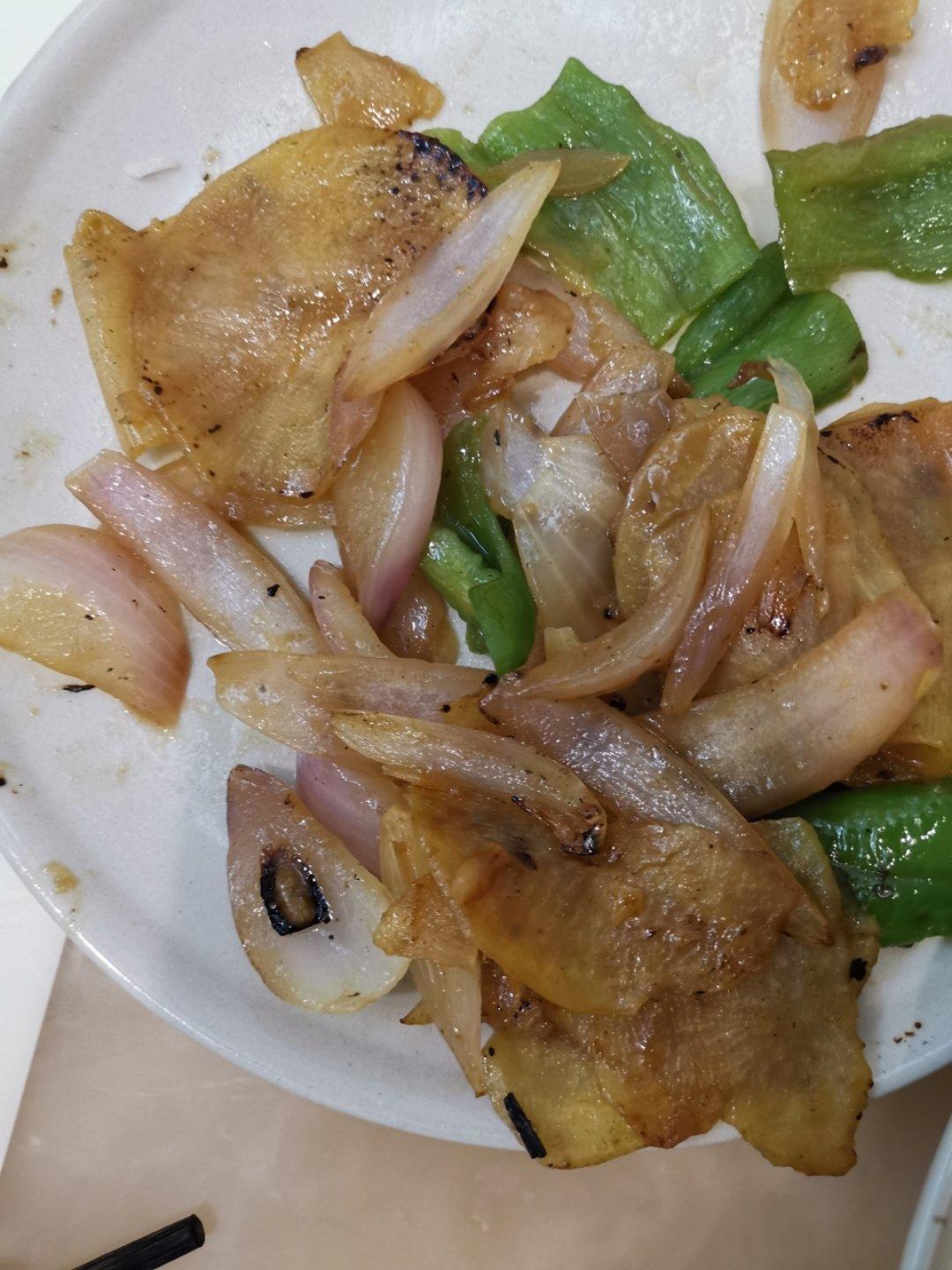 洋葱青椒炒土豆片