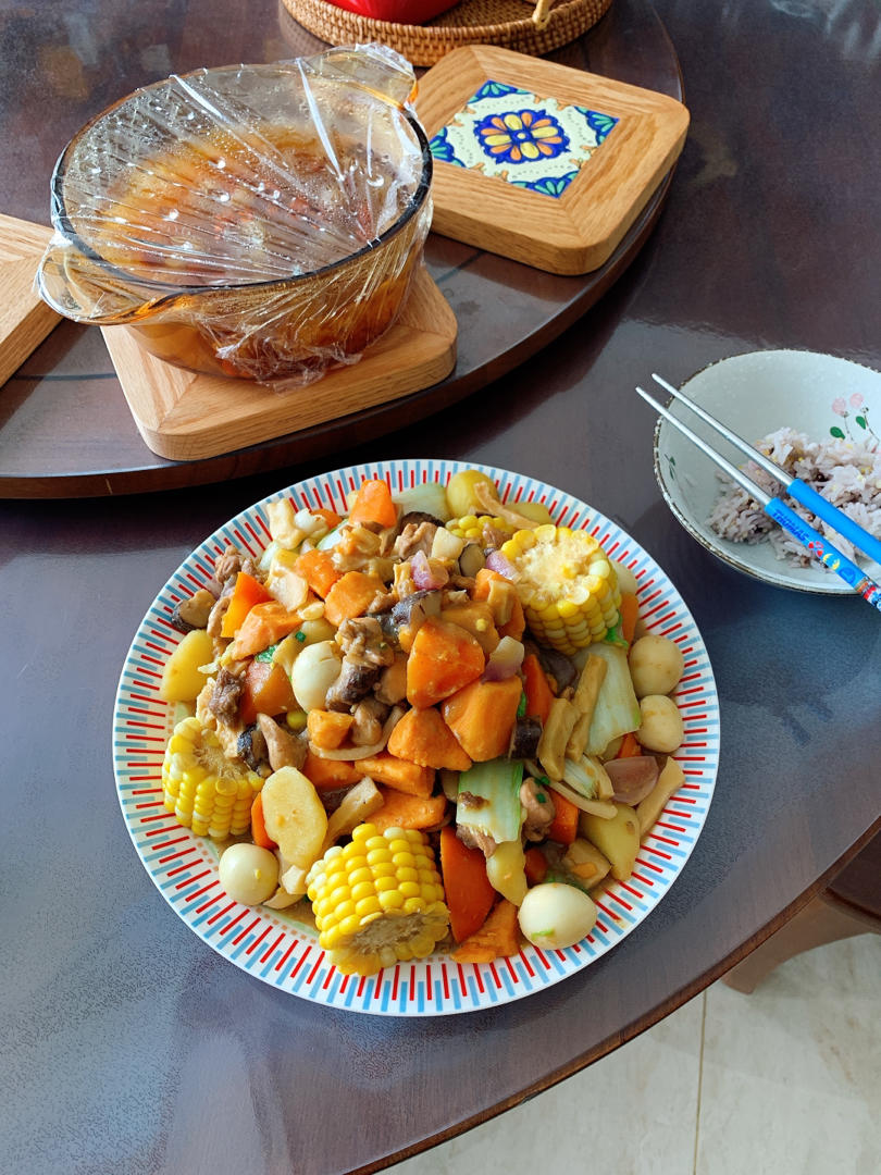 能吃三碗米饭的鸡腿焖锅
