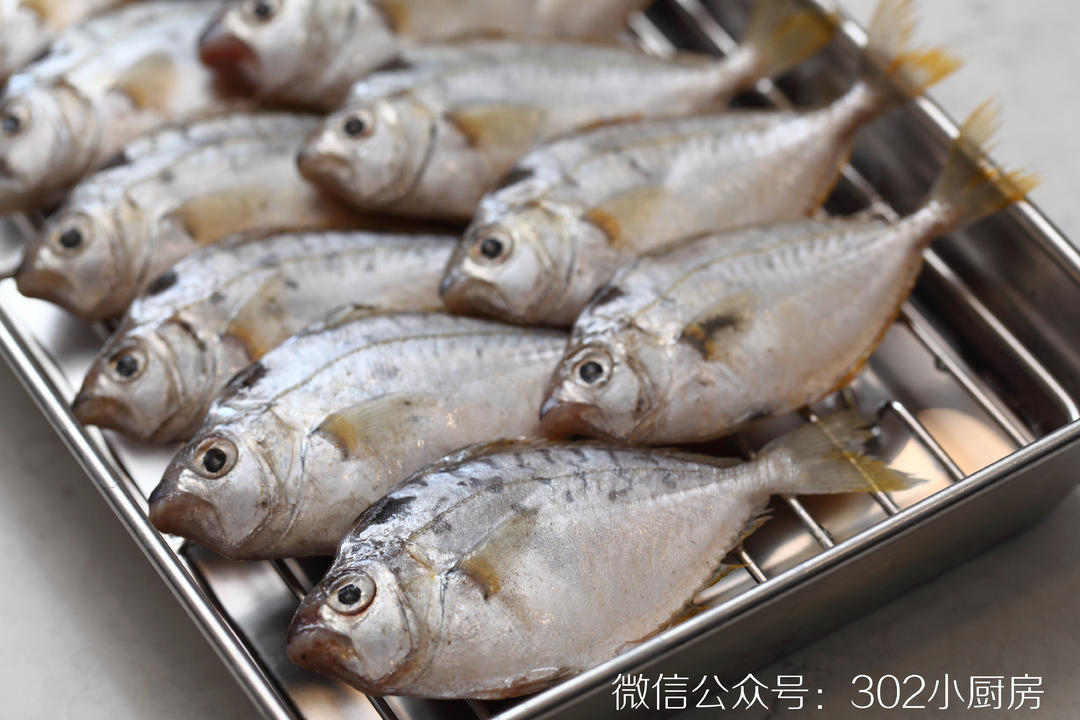 胡椒蒸叶子鱼 <302小厨房>的做法 步骤2