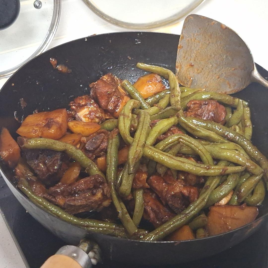 硬菜代表--排骨炖豆角土豆（豆角焖面胚子）