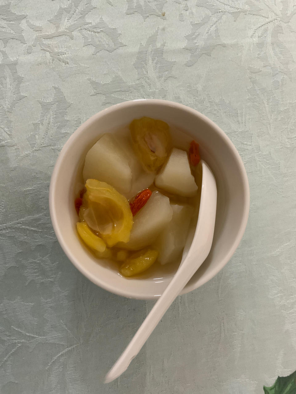 枇杷雪梨糖水【5月北鼎养生壶食谱】